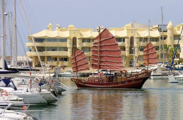 Magnificent Port-Beach 5* Luxury Residence Benalmadena Ngoại thất bức ảnh